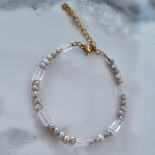 Fresh water pearls bracelet