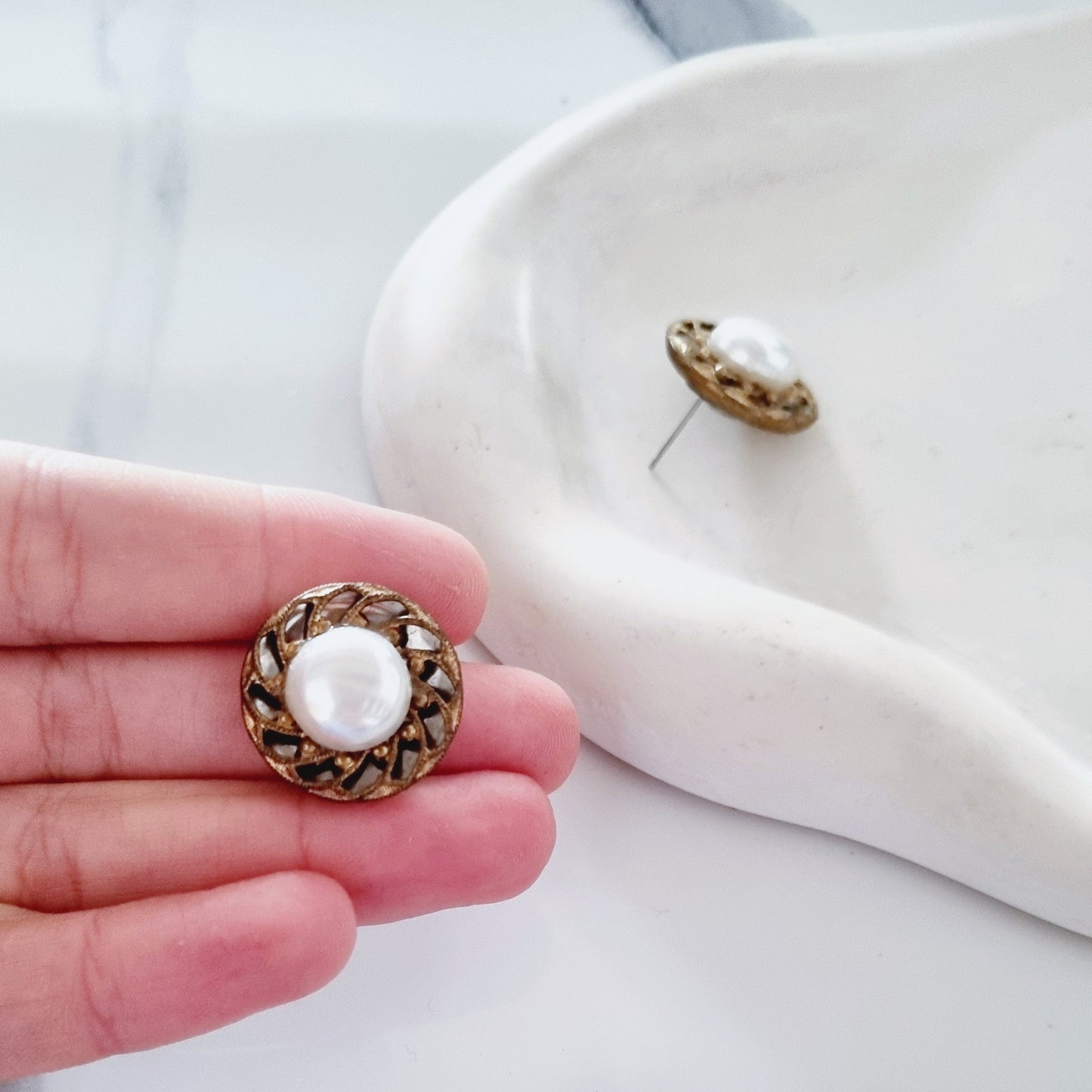 Vintage earrings - Bronze pearl