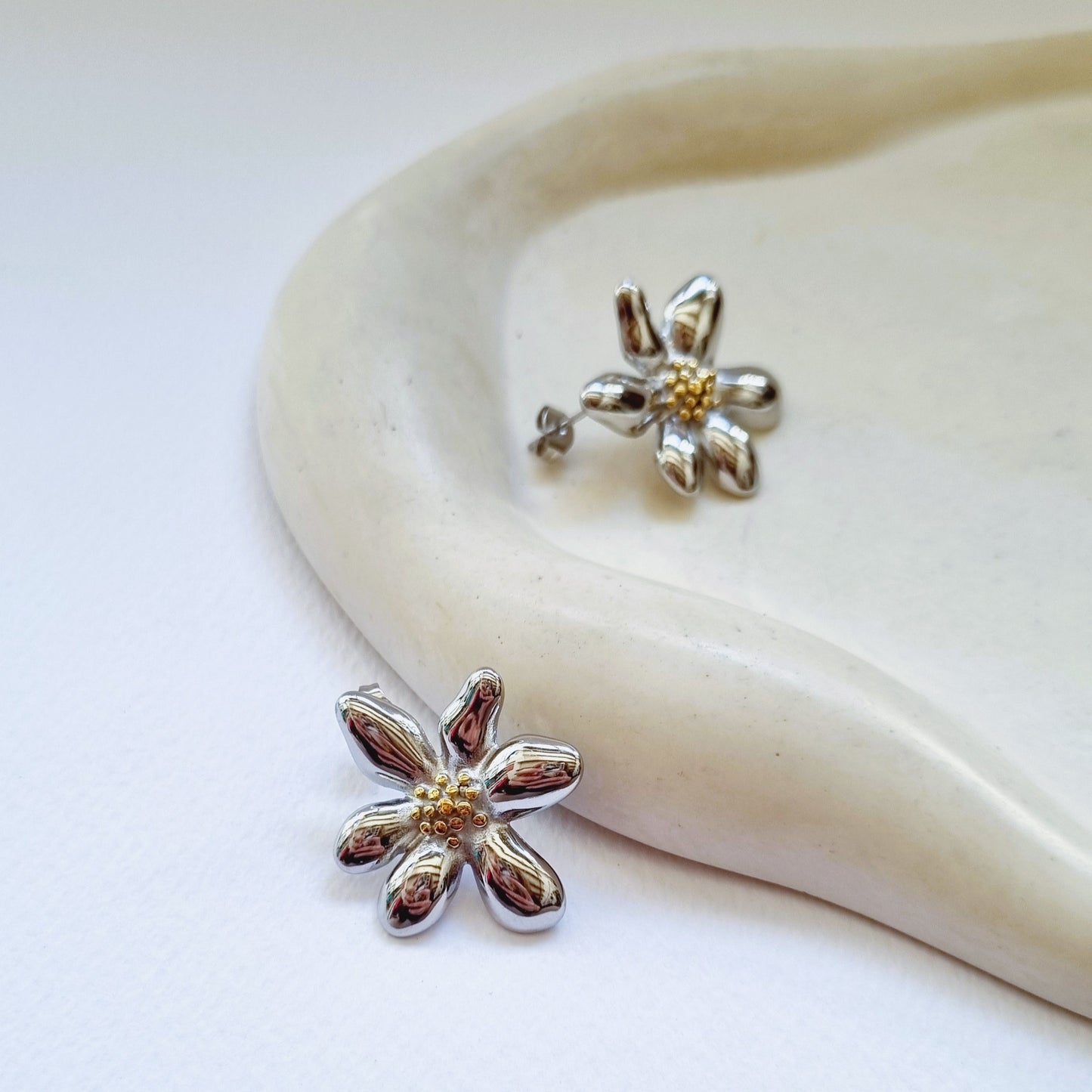 Silver flower earrings n.2
