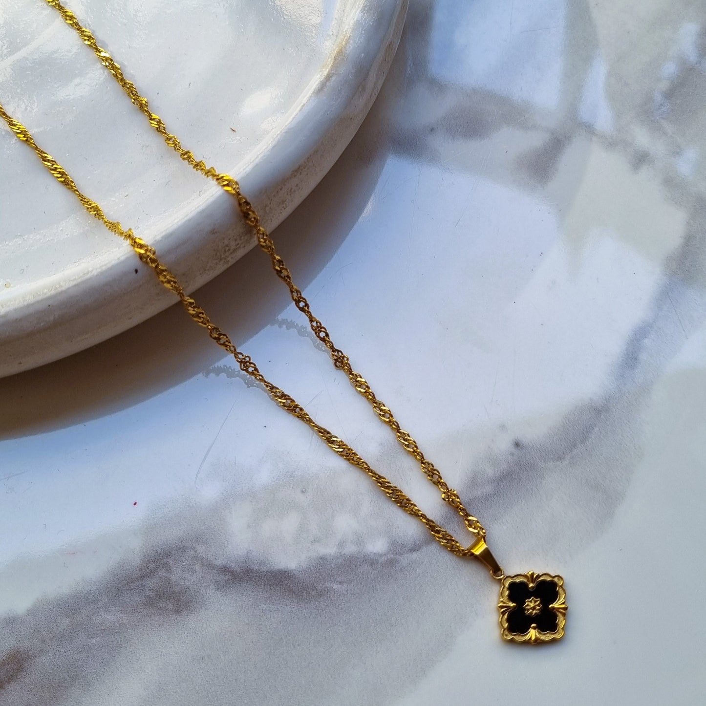 Black Flower - Necklace