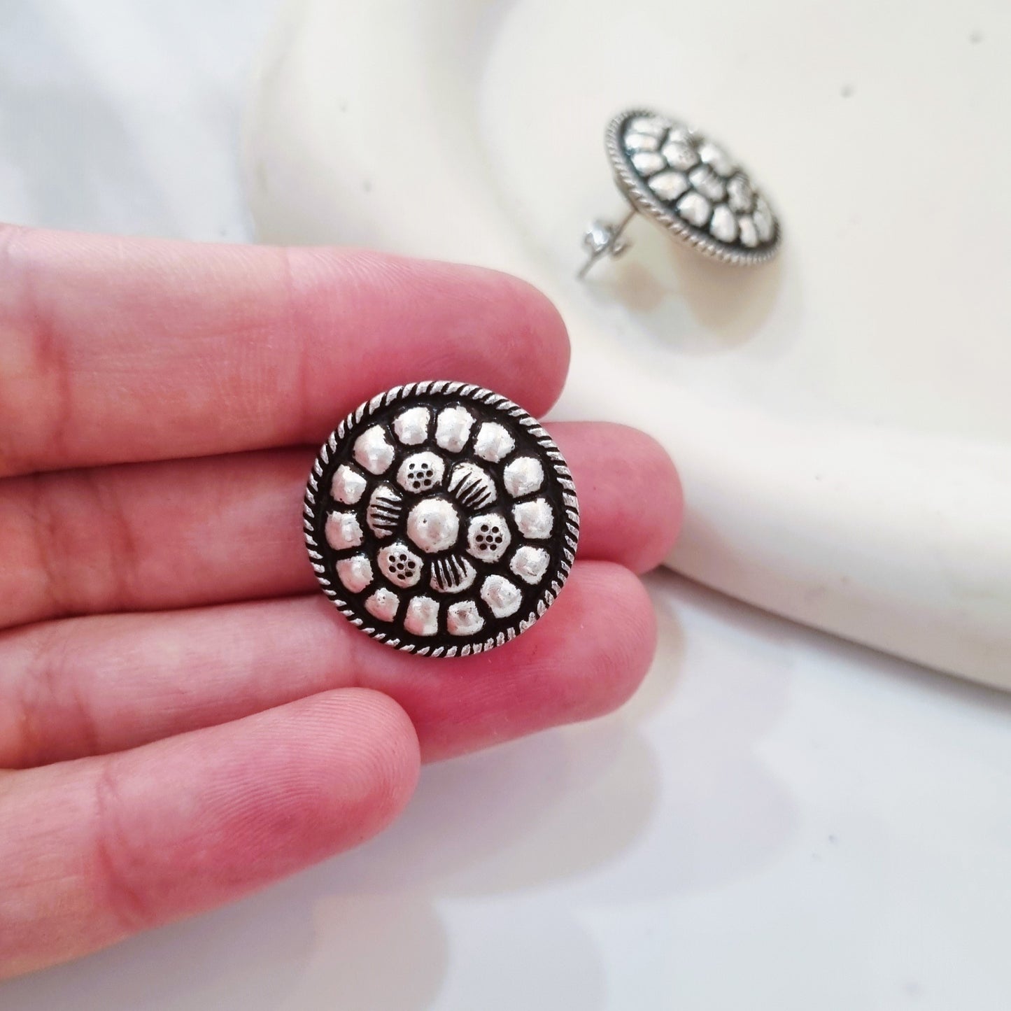 Vintage earrings- Silver flower 2