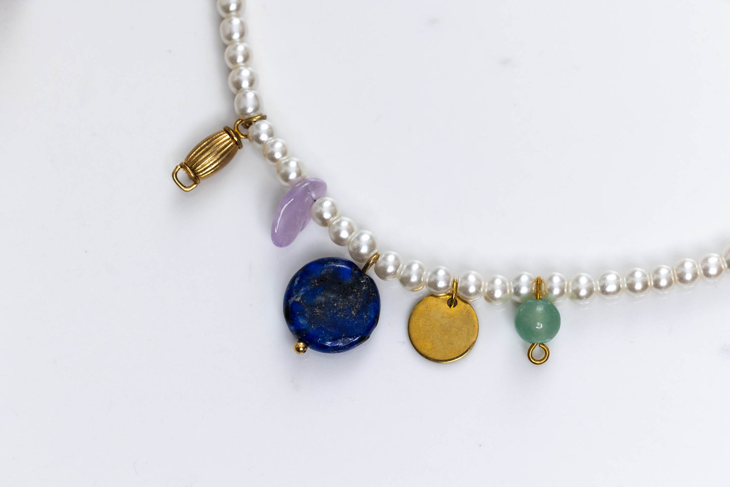 White pearls charm-ing necklace