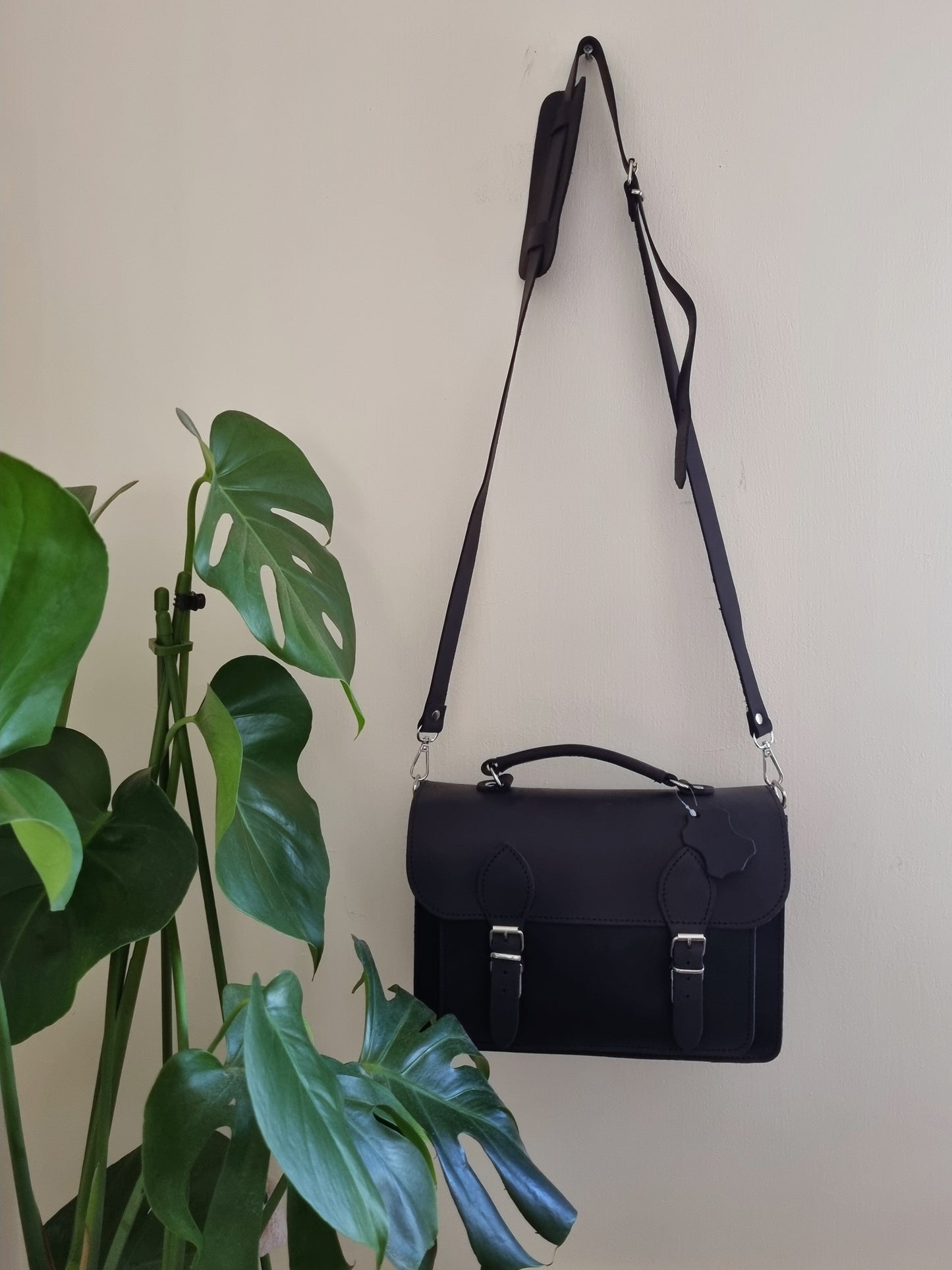 Black satchel / Preorder