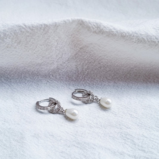 Pearls on silver - Earrings