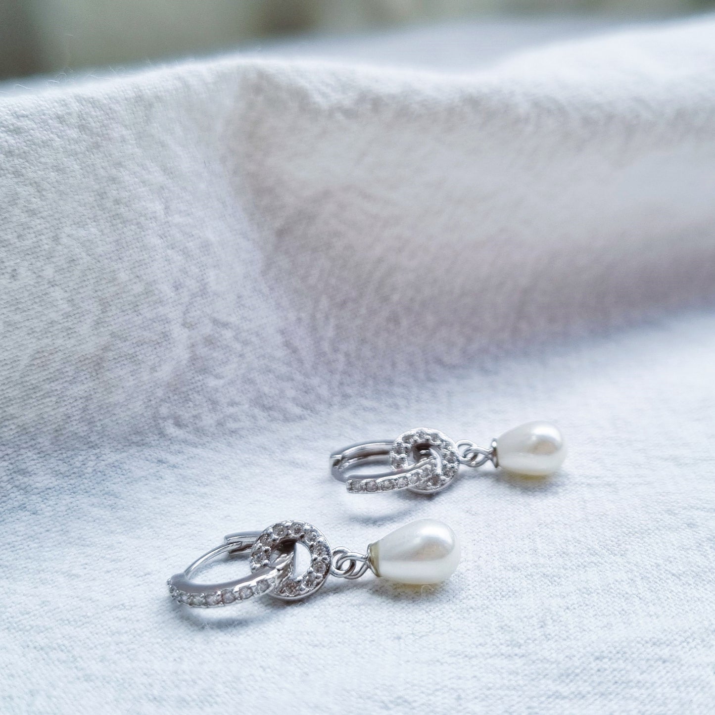 Pearls on silver - Earrings