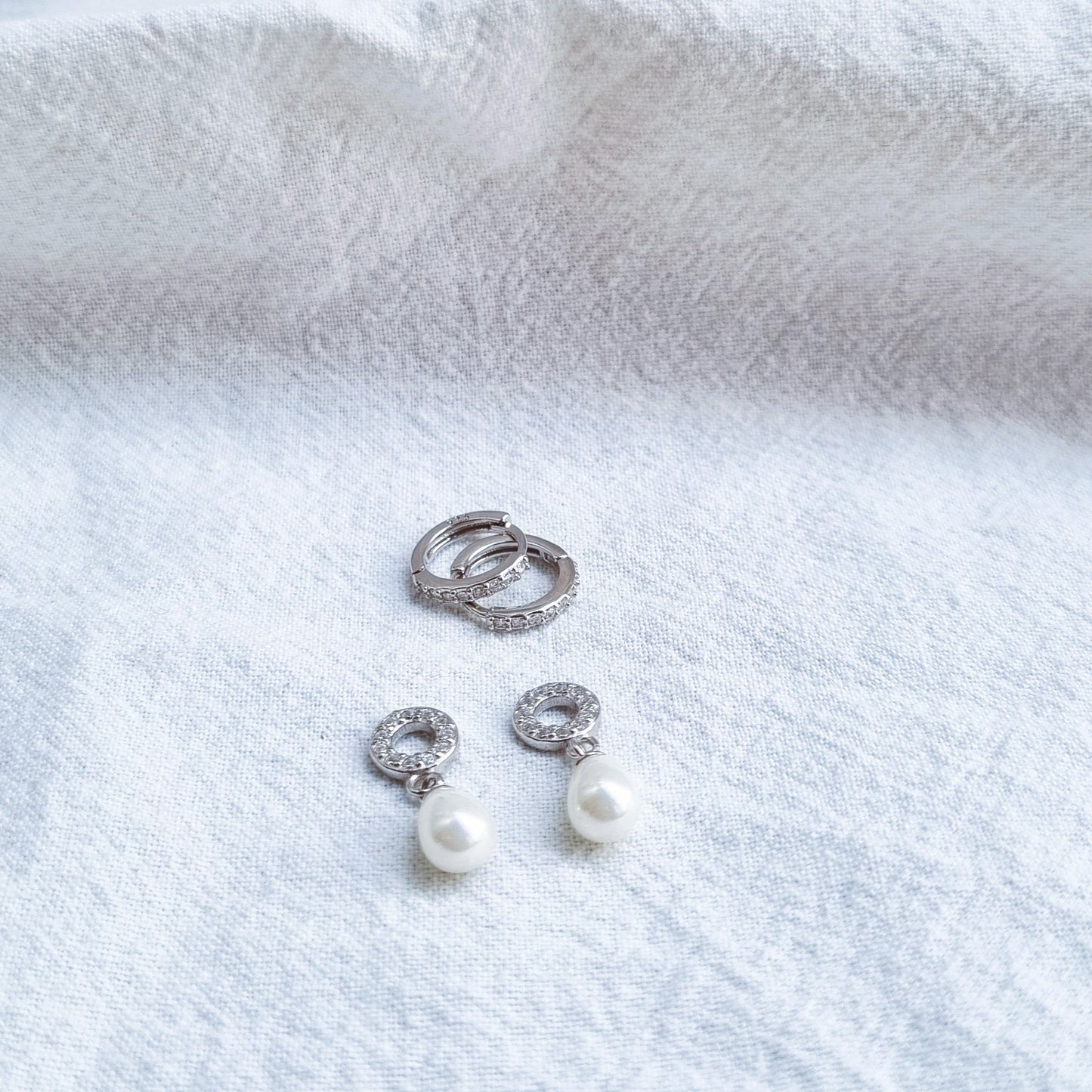 Pearls on silver - Earrings