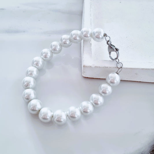 Big pearly bracelet