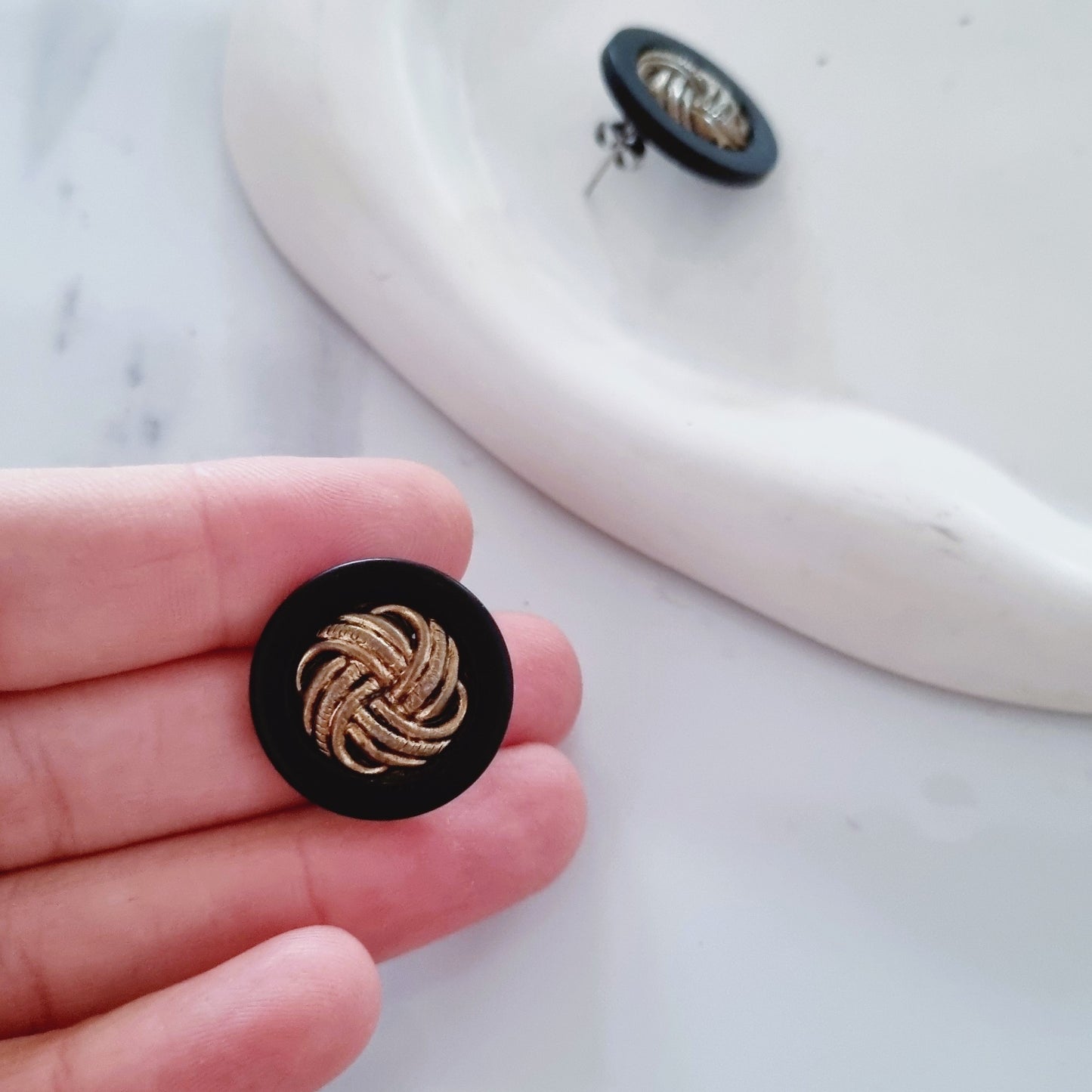 Vintage earrings - Black and bronzy