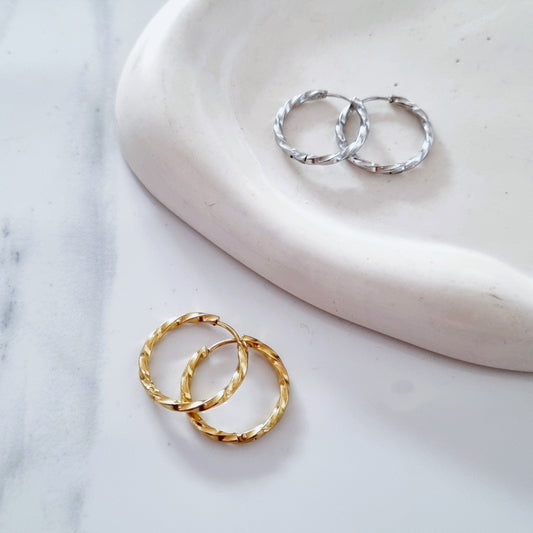 Hoops with twist (big)