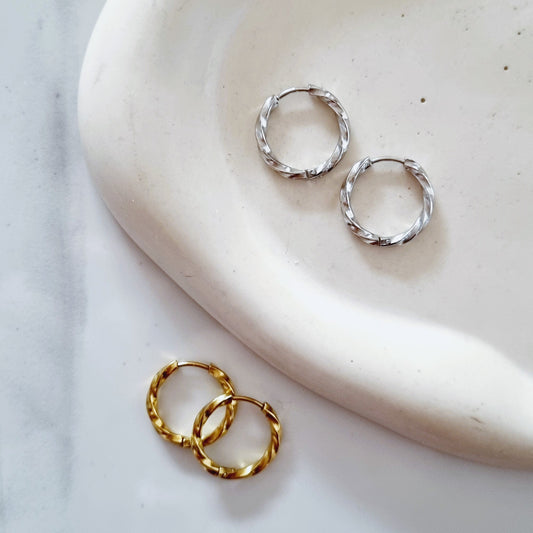 Hoops with twist (small)