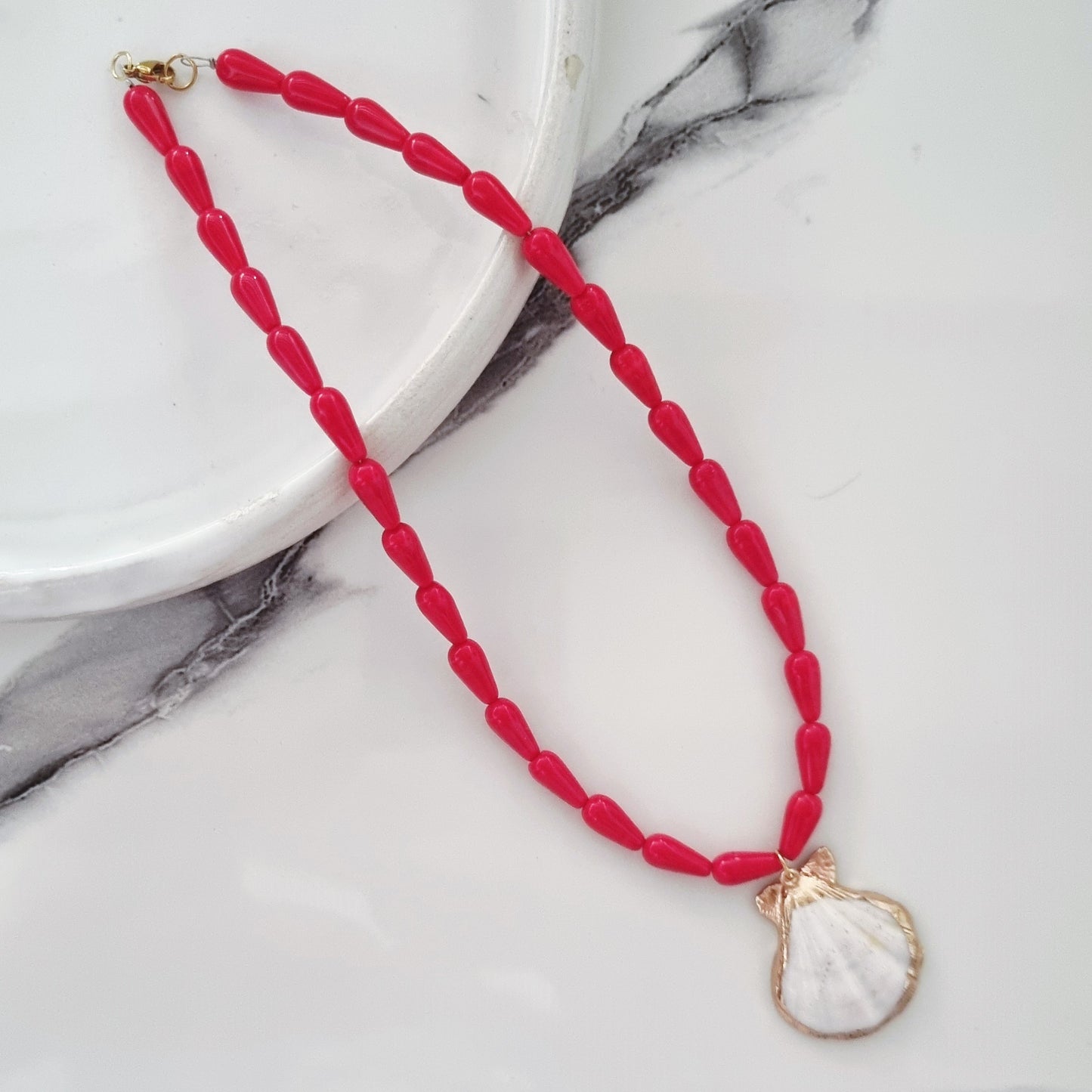 A necklace for the summer