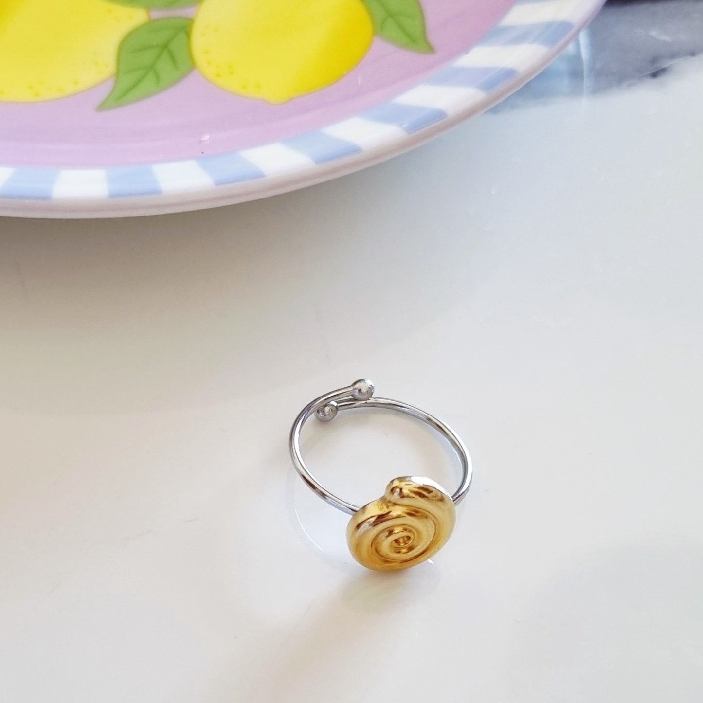 Shell on ring