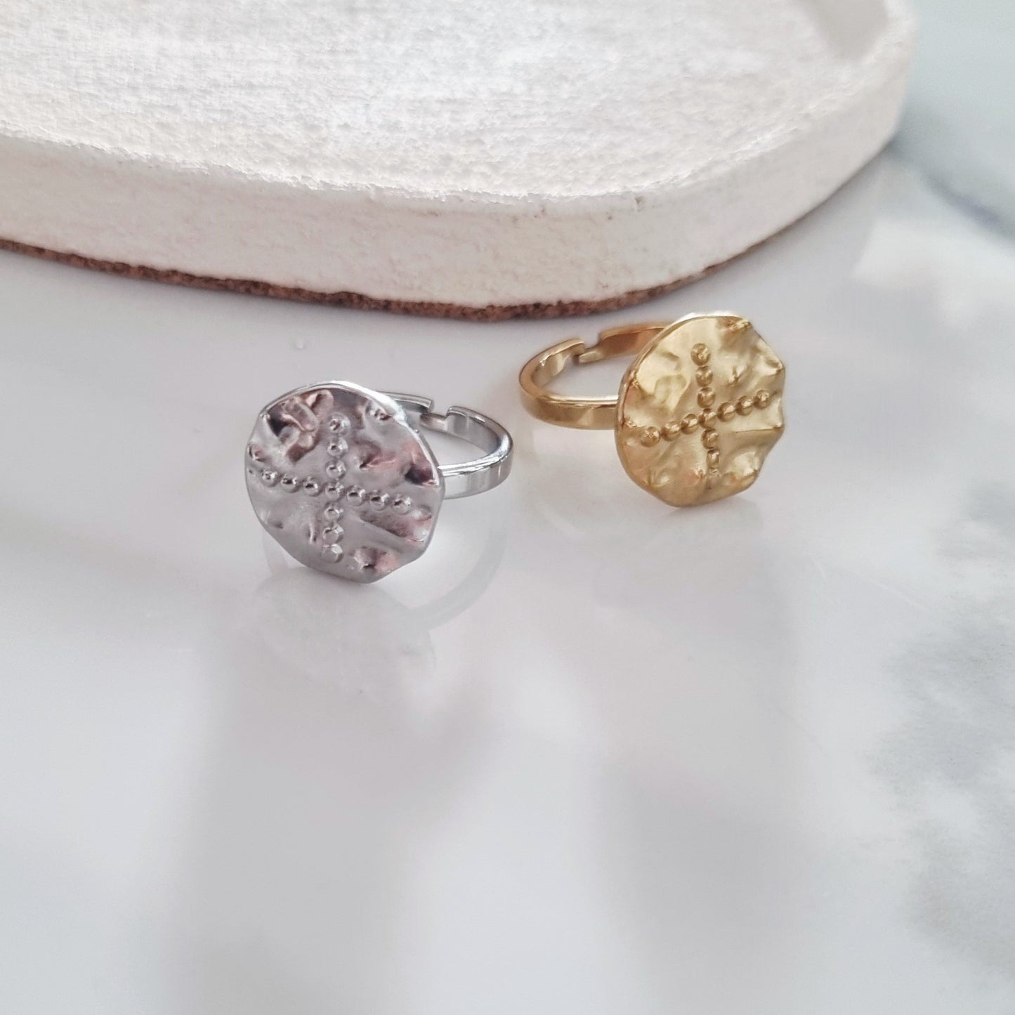 Circles and cross - Ring