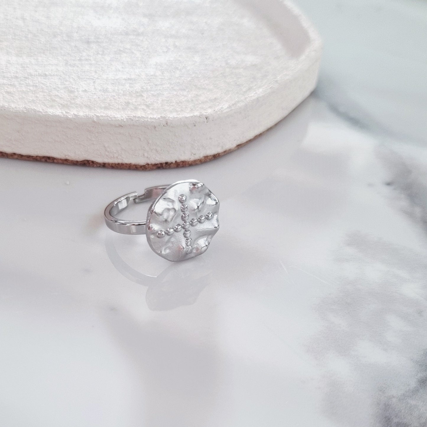 Circles and cross - Ring