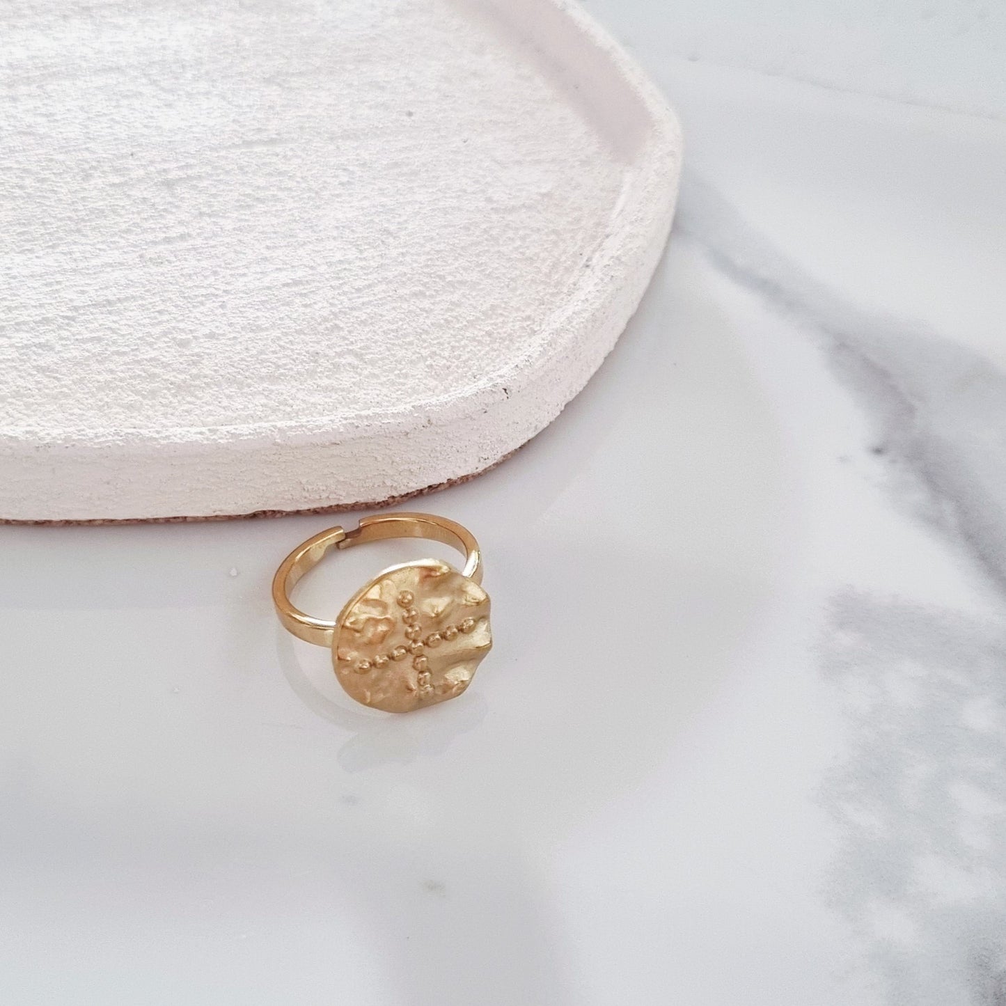 Circles and cross - Ring