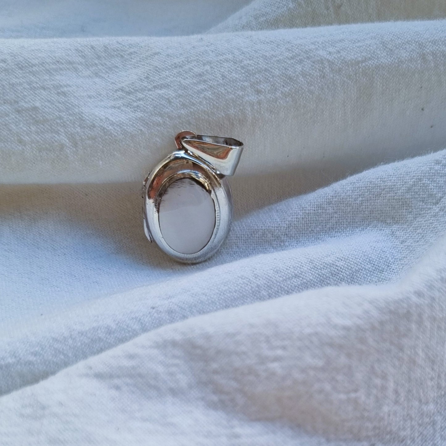 Mother of Pearls Locket