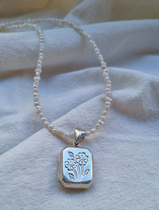 Chamomile - Locket