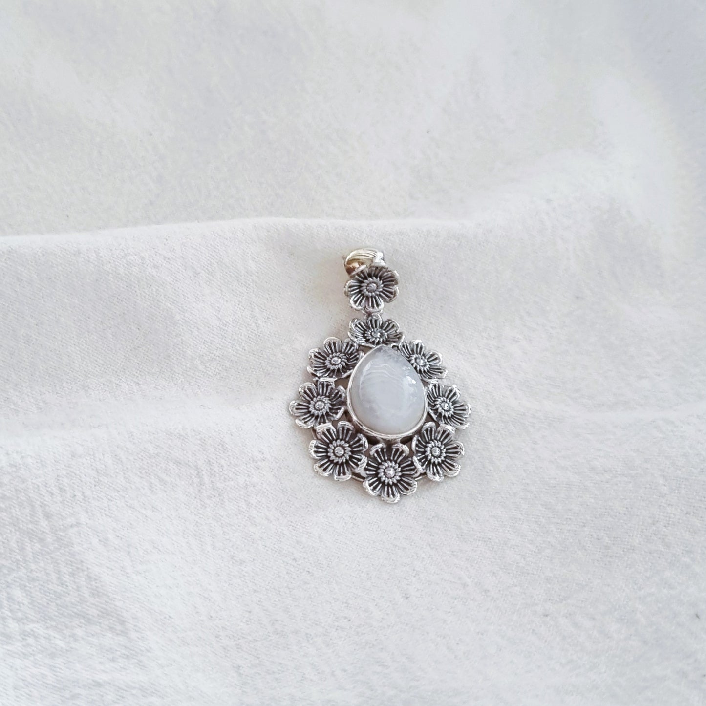 Moonstone flowery pendant