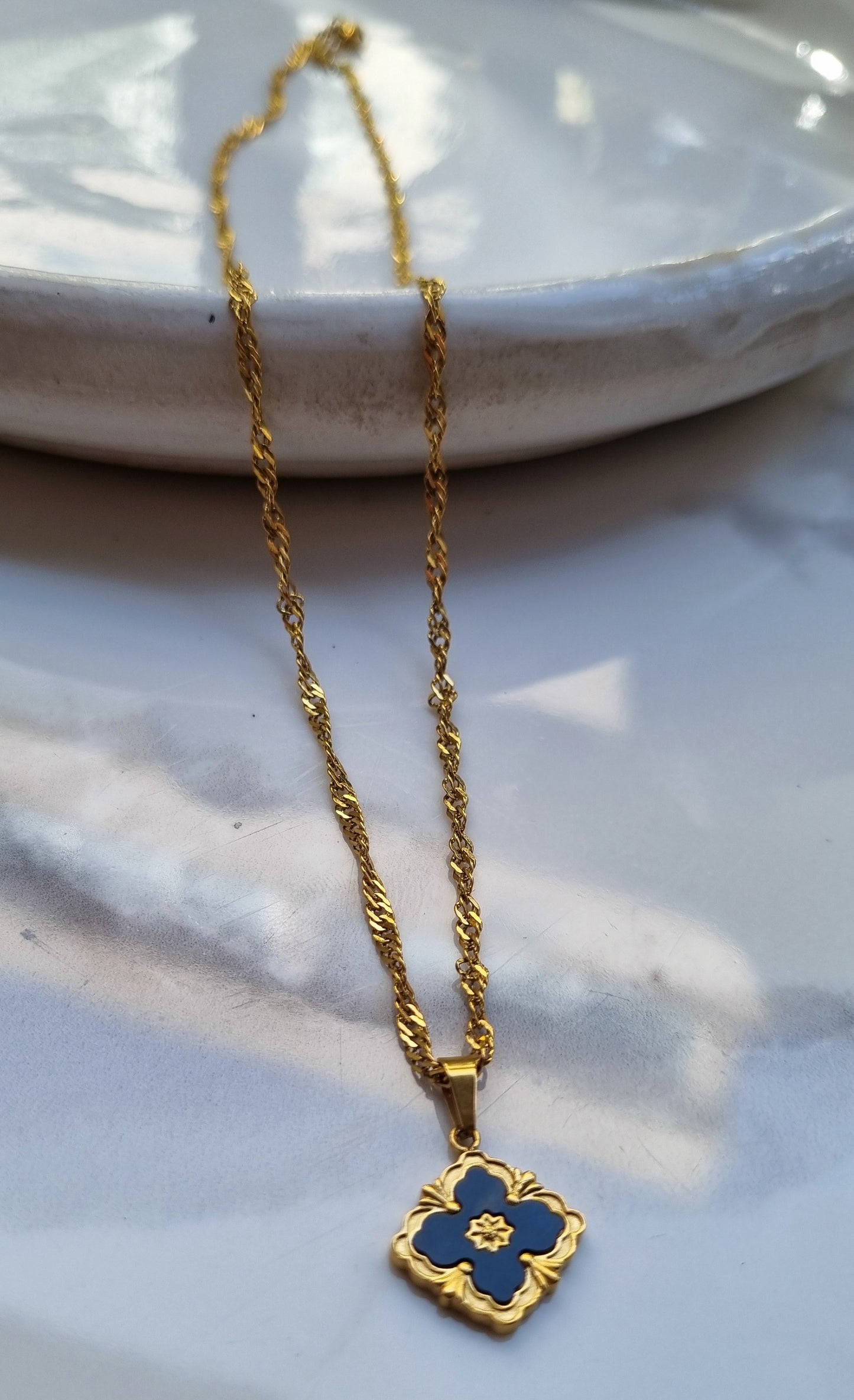 Black Flower - Necklace