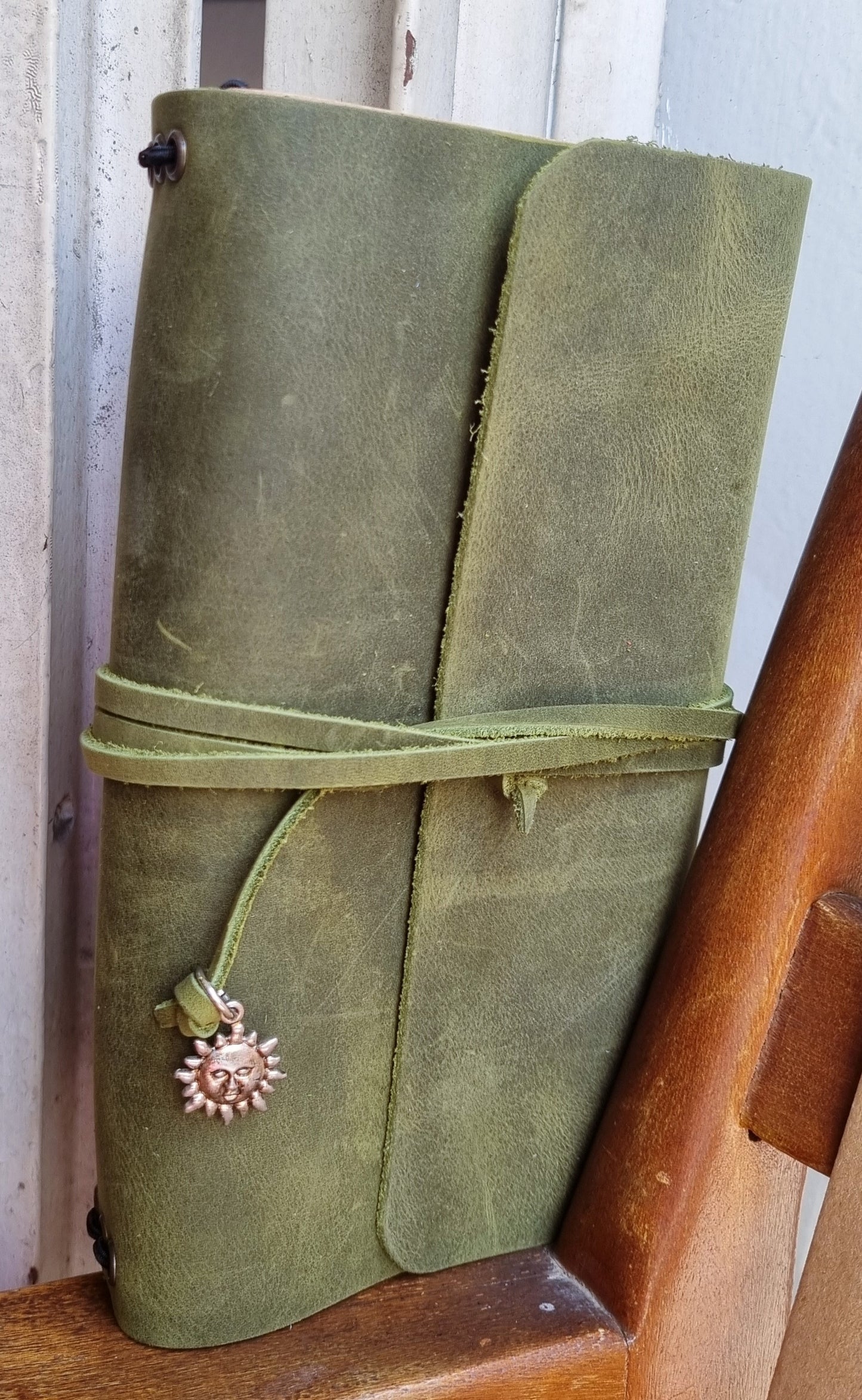 Khaki - Journal