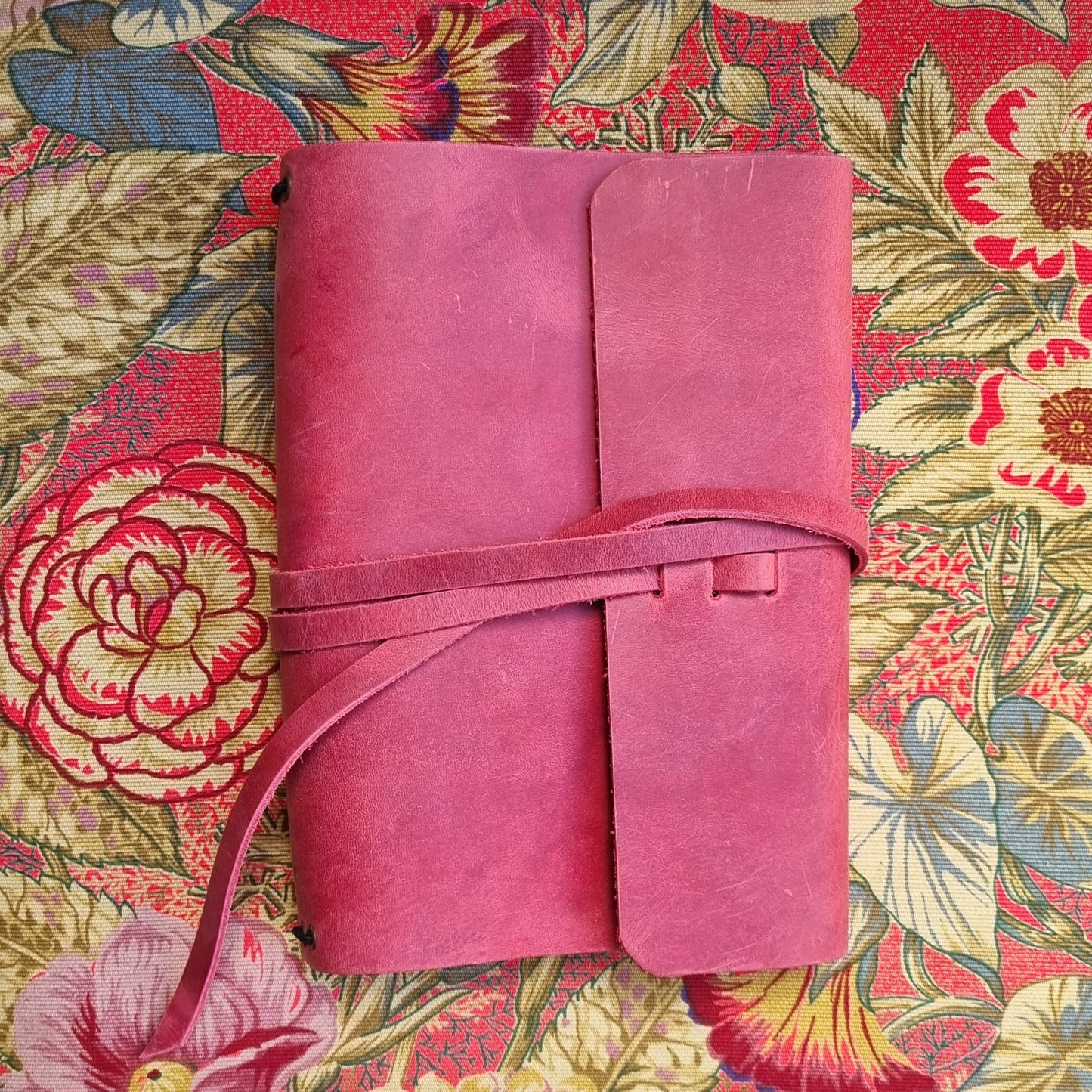 Feathery thoughts - Journal (red)