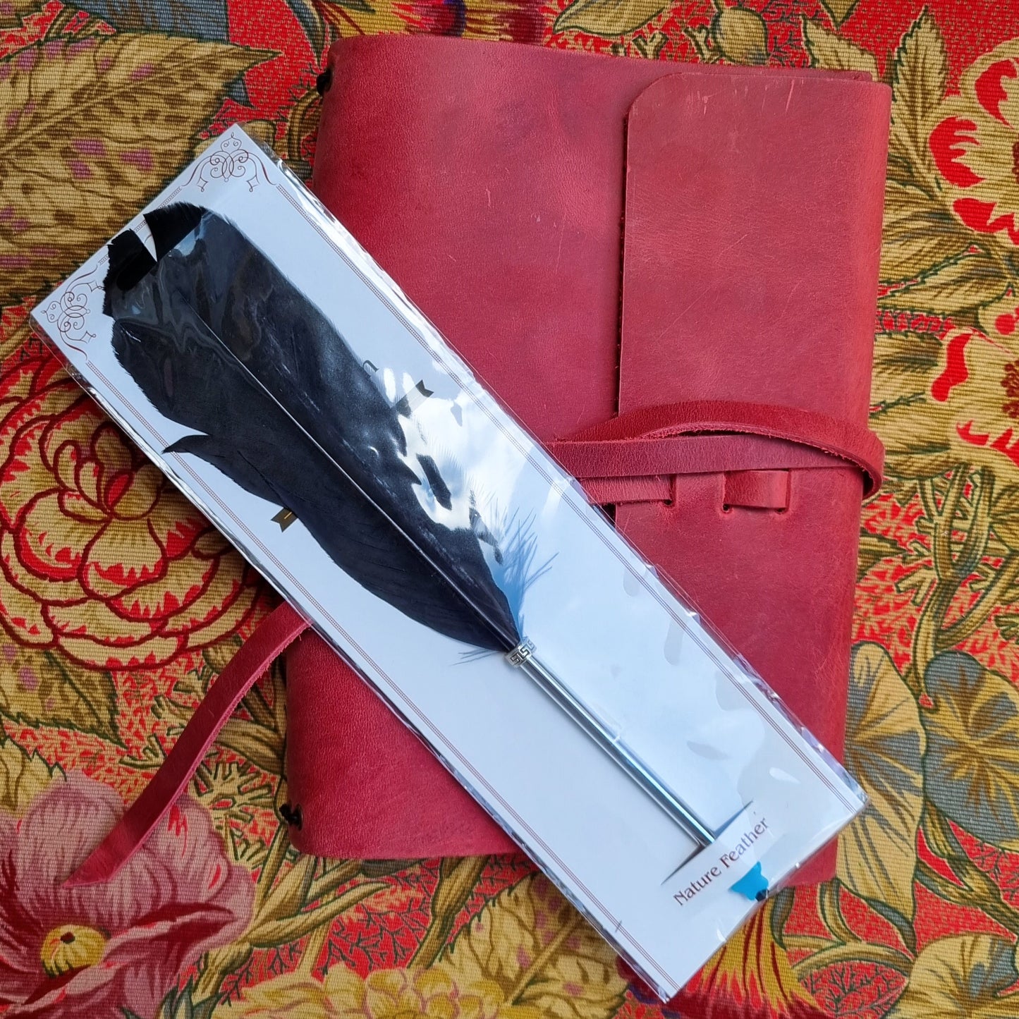 Feathery thoughts - Journal (red)