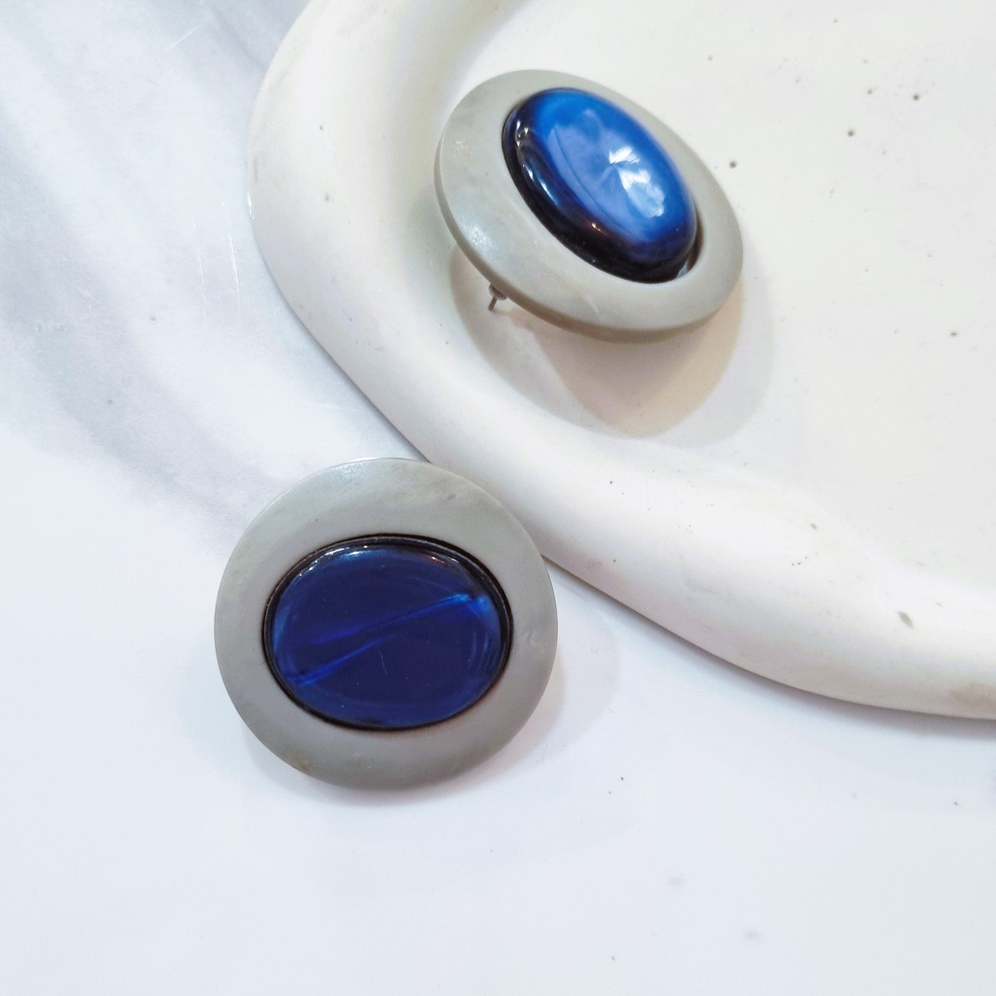 Vintage earrings - Grey blue