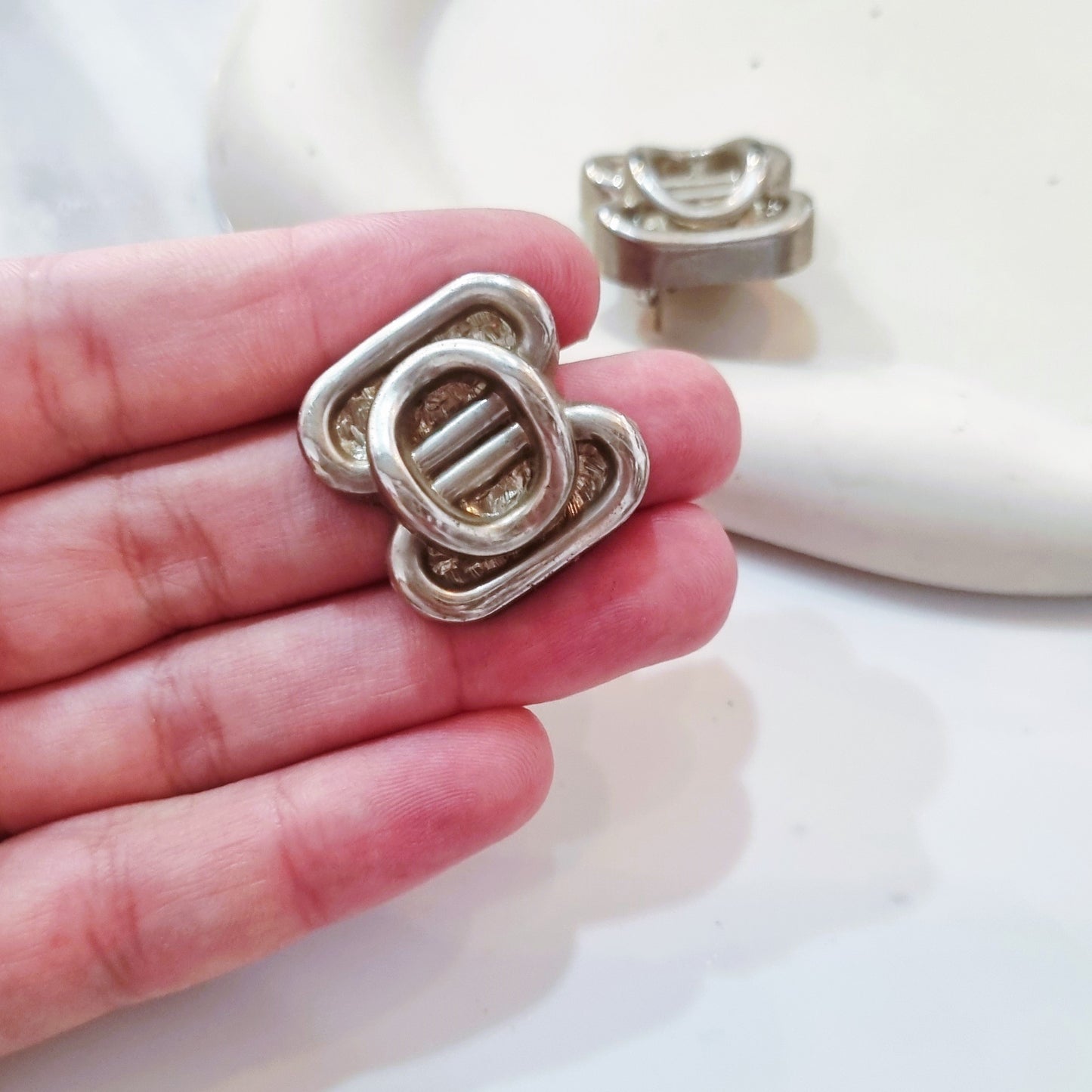 Vintage earrings - Mat silver