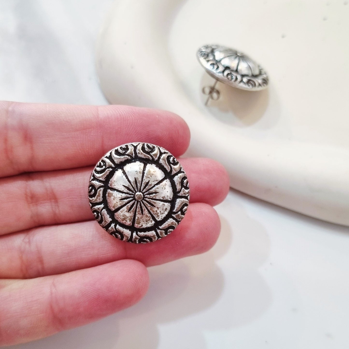 Vintage earrings - Silver flower