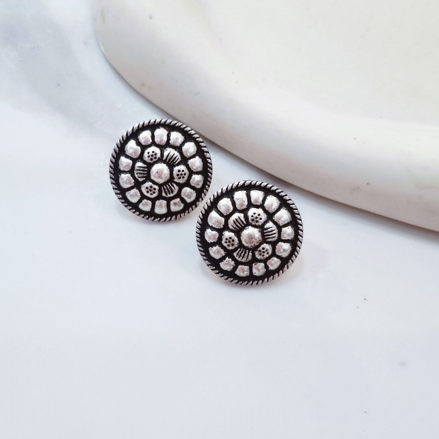 Vintage earrings-  Silver flower 2