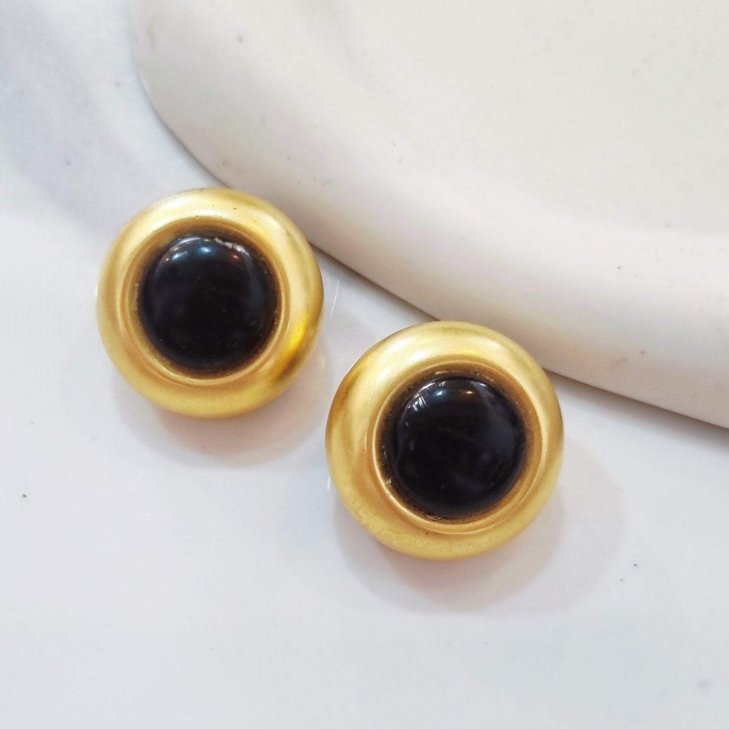 Vintage earrings - New in black