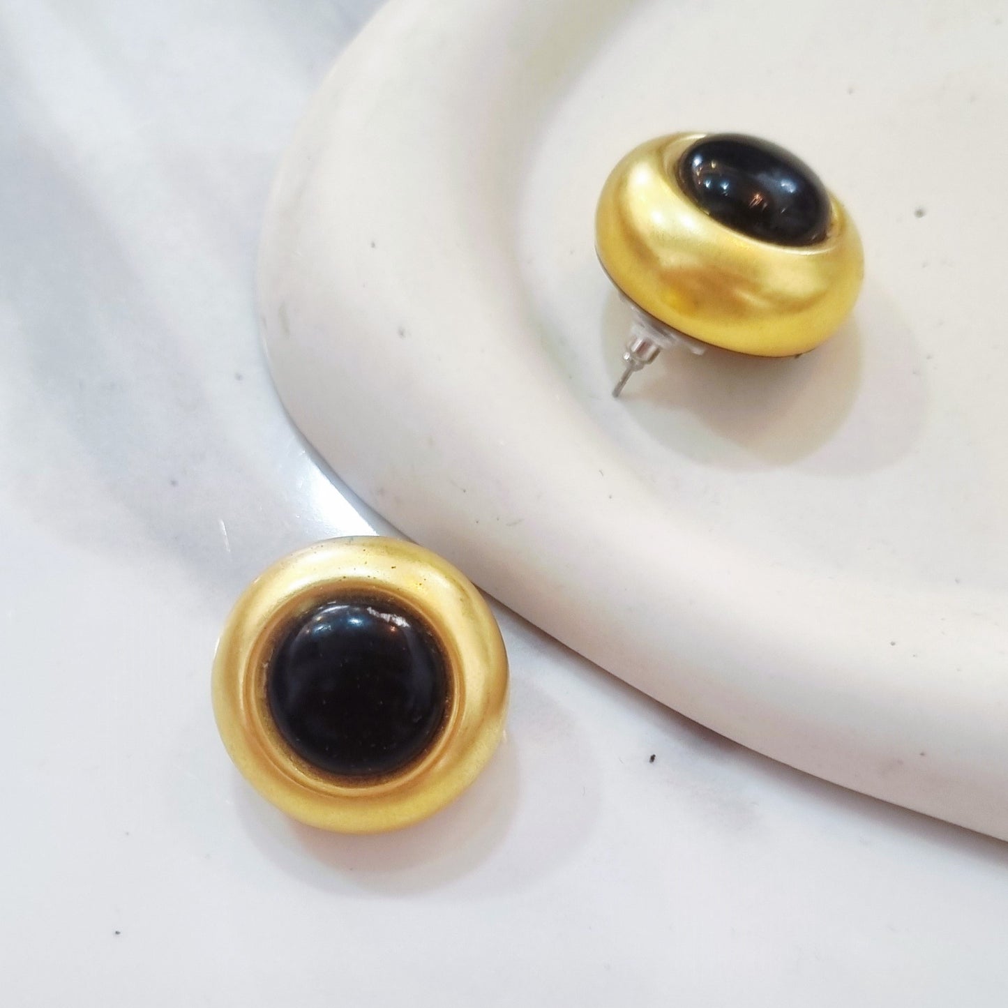 Vintage earrings - New in black