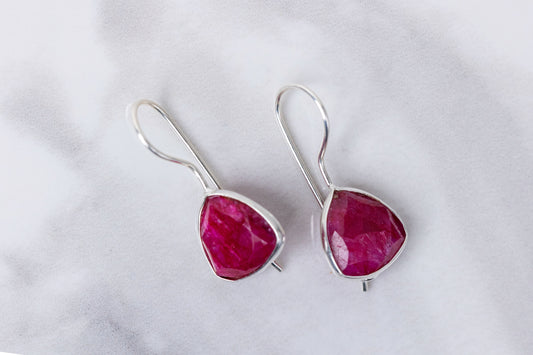 Ruby or emerald earrings (2 options)