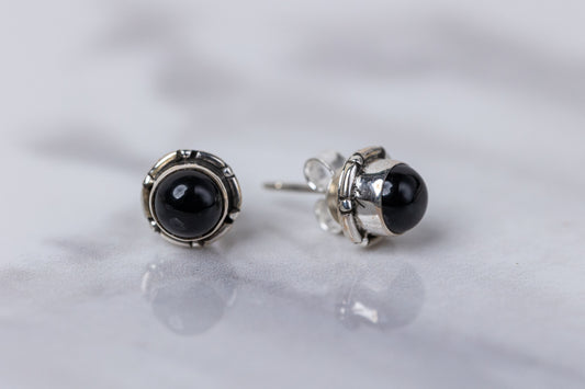 Black onyx stud earrings
